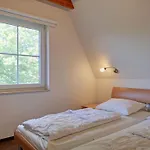 Reethaus Schwan Mit Grossem Grundstueck By Interhome