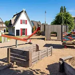 Reethaus Schwan Mit Grossem Grundstueck By Interhome *