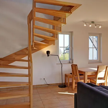 Reethaus Schwan Mit Grossem Grundstueck By Interhome